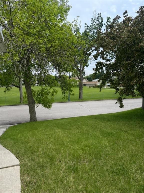 19 Meadowview Road Sw, Calgary, AB