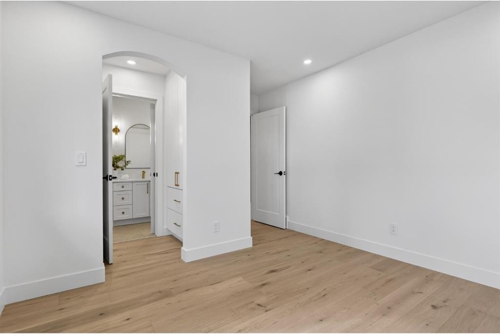 10619 Mapleglen Crescent Se, Calgary, AB - Indoor Photo Showing Other Room