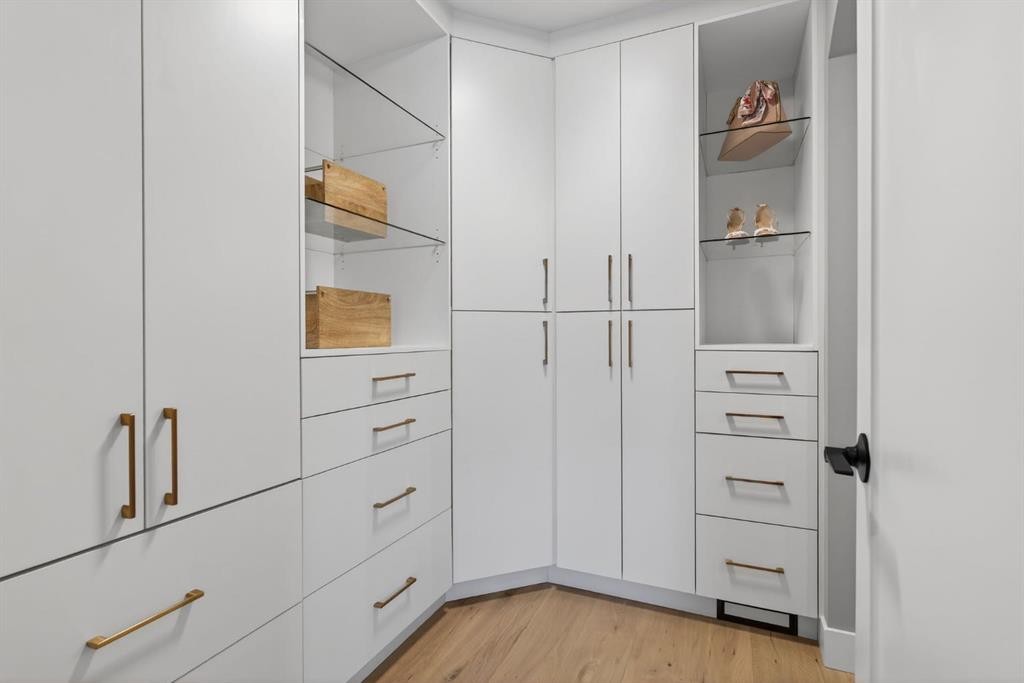 10619 Mapleglen Crescent Se, Calgary, AB - Indoor Photo Showing Other Room