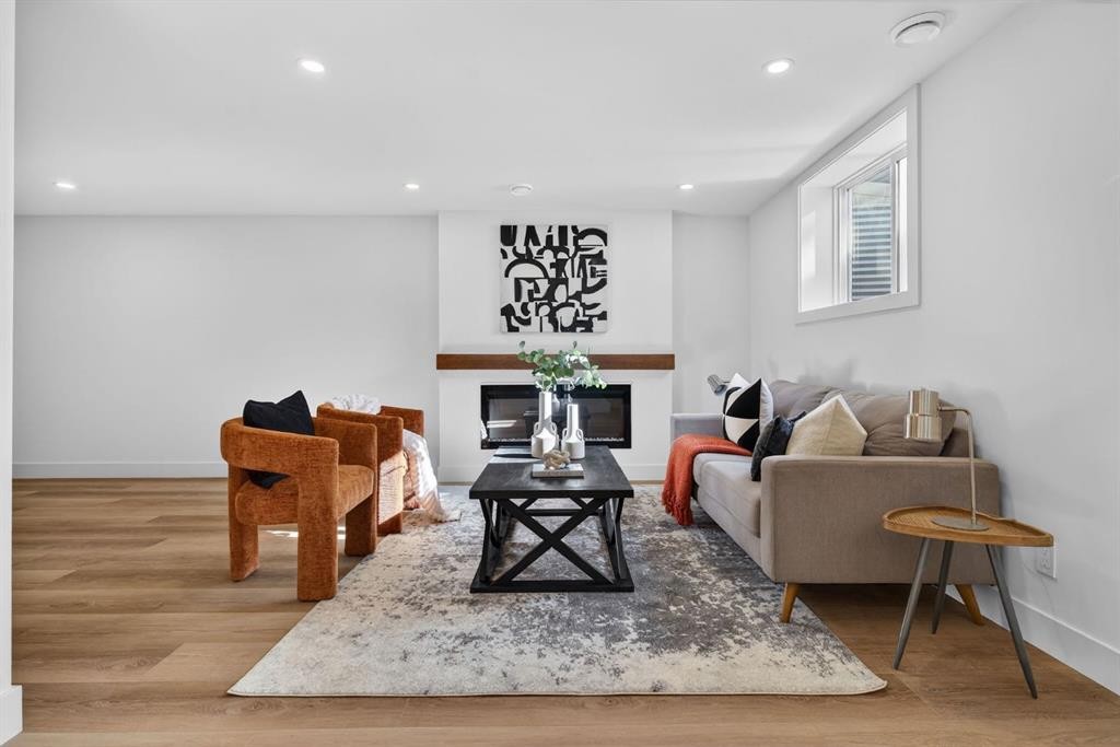 10619 Mapleglen Crescent Se, Calgary, AB - Indoor