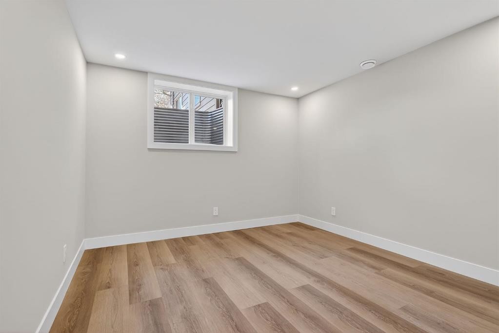 10619 Mapleglen Crescent Se, Calgary, AB - Indoor Photo Showing Other Room