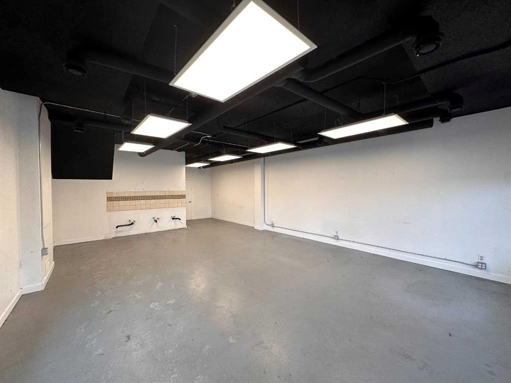 2101 Edmonton Trail, Calgary, AB