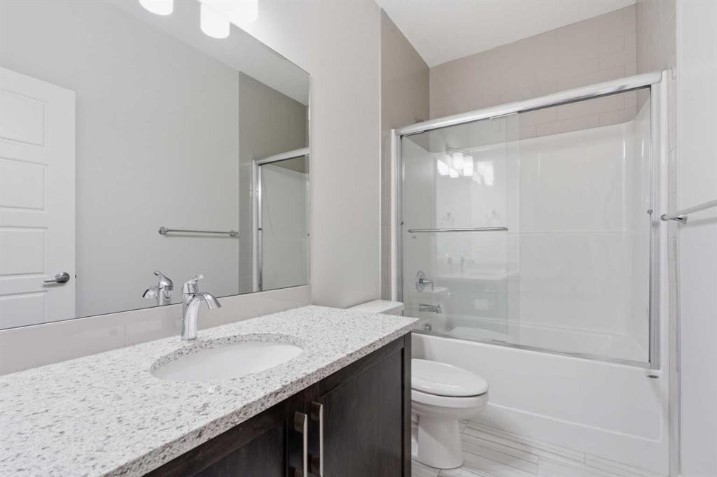32 Red Embers Square Ne, Calgary, AB - Indoor Photo Showing Bathroom