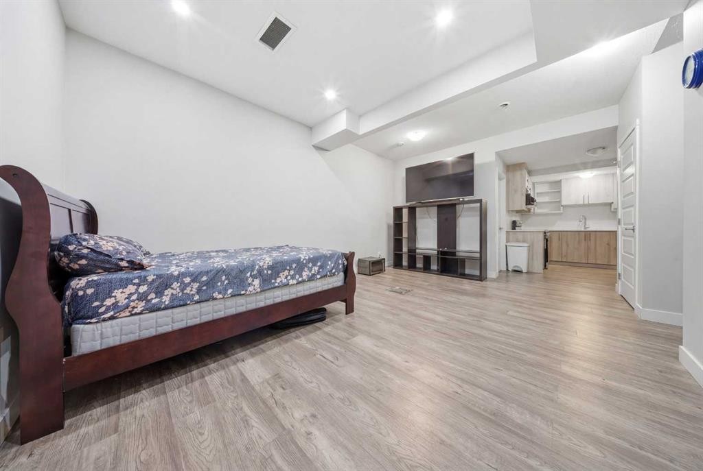 32 Red Embers Square Ne, Calgary, AB - Indoor Photo Showing Bedroom