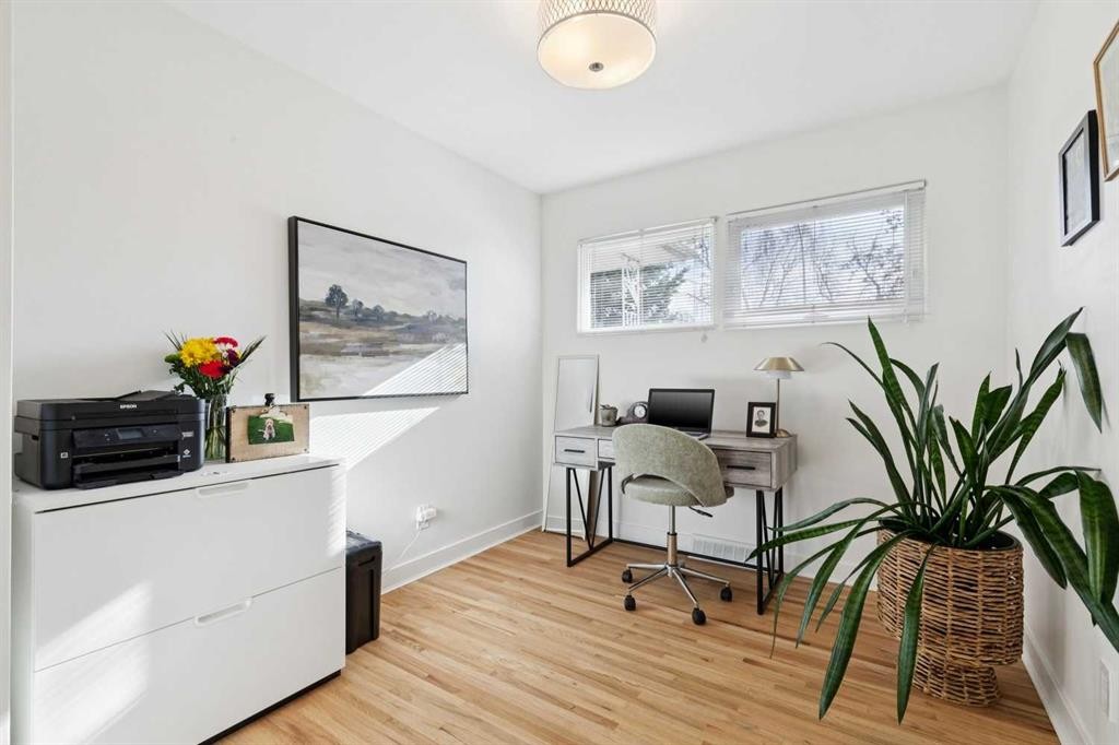 407 Arlington Drive Se, Calgary, AB - Indoor