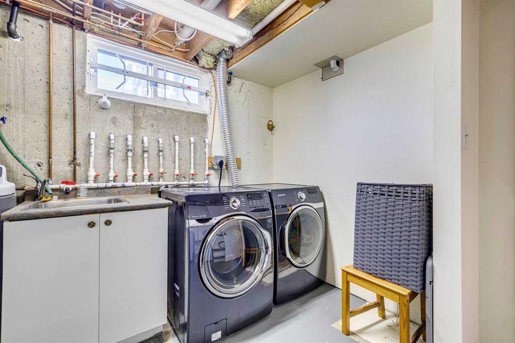 407 Arlington Drive Se, Calgary, AB - Indoor Photo Showing Laundry Room