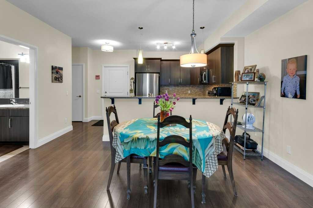 2104-15 Sunset Square, Cochrane, AB - Indoor Photo Showing Dining Room