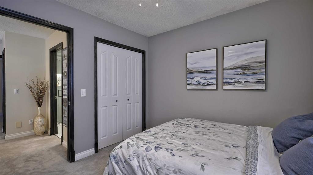 125 Riverview Place Se, Calgary, AB - Indoor Photo Showing Bedroom