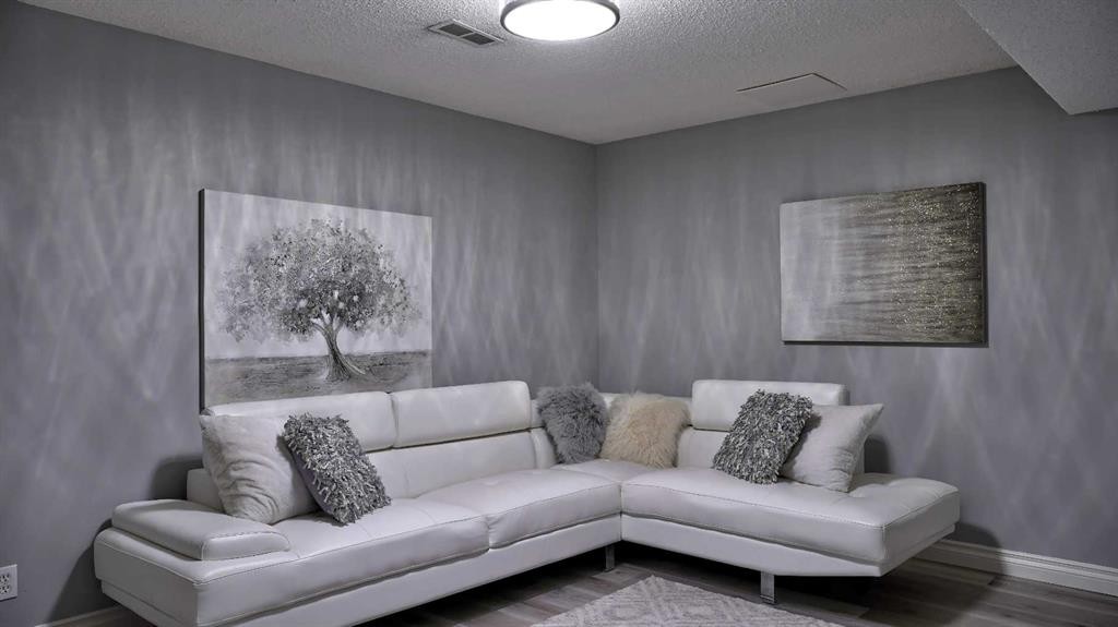 125 Riverview Place Se, Calgary, AB - Indoor Photo Showing Other Room