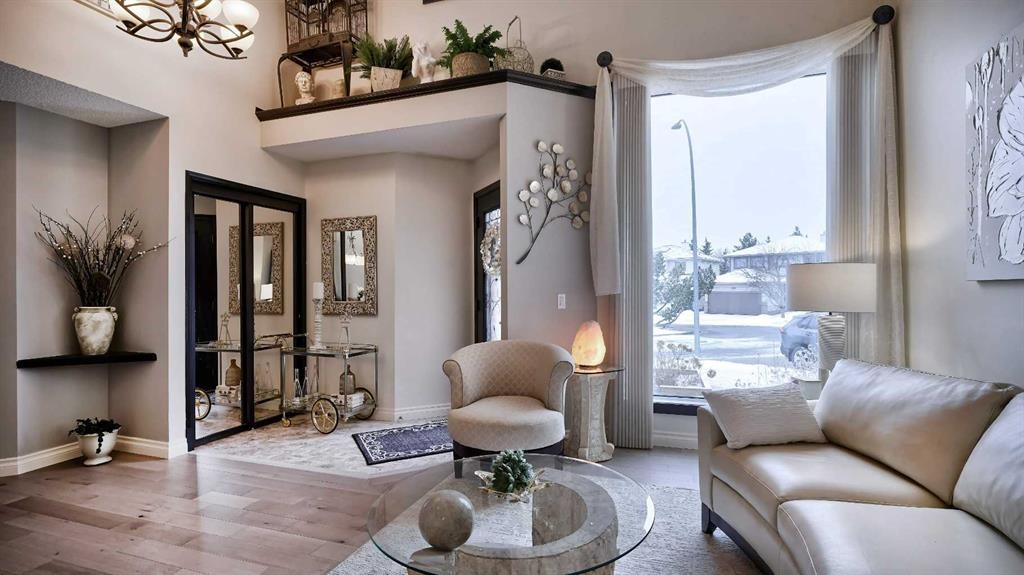 125 Riverview Place Se, Calgary, AB - Indoor Photo Showing Living Room