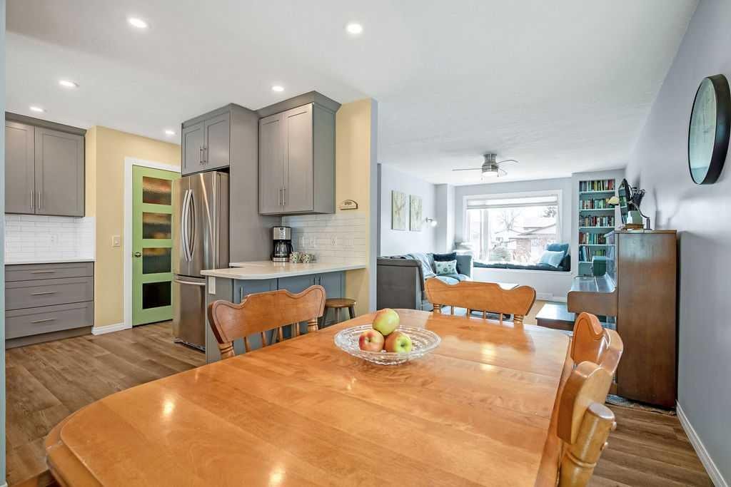 264 Midridge Crescent Se, Calgary, AB - Indoor