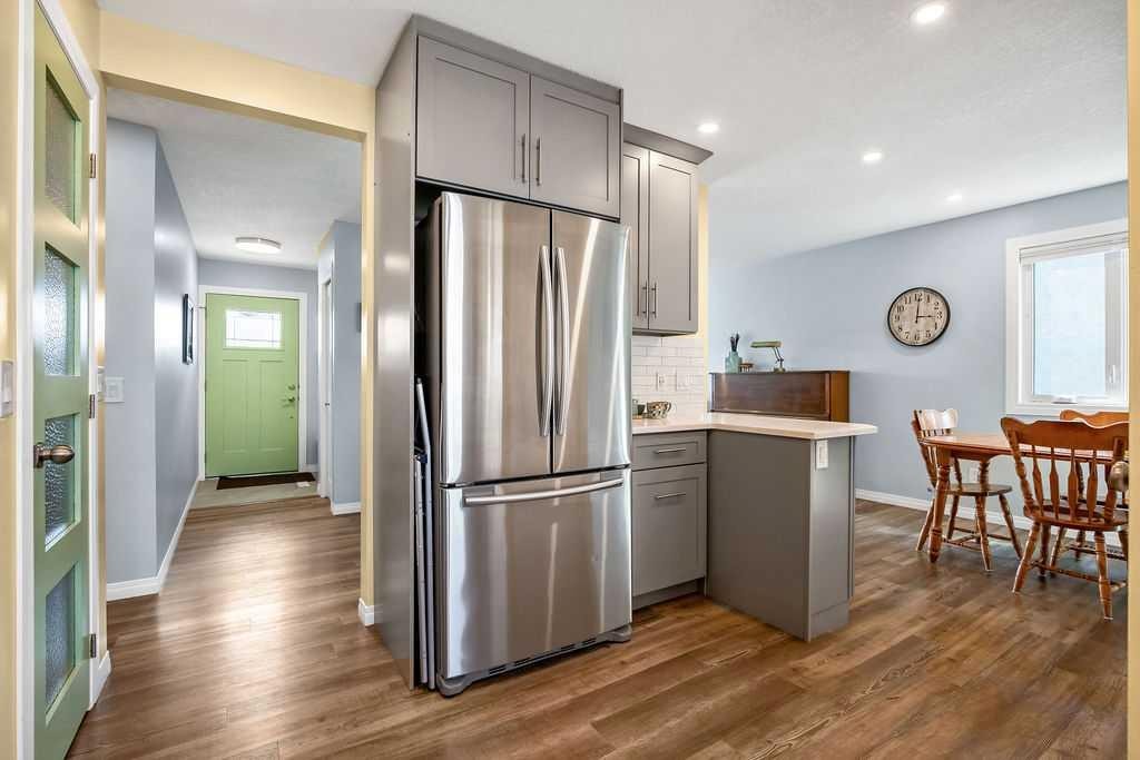 264 Midridge Crescent Se, Calgary, AB - Indoor