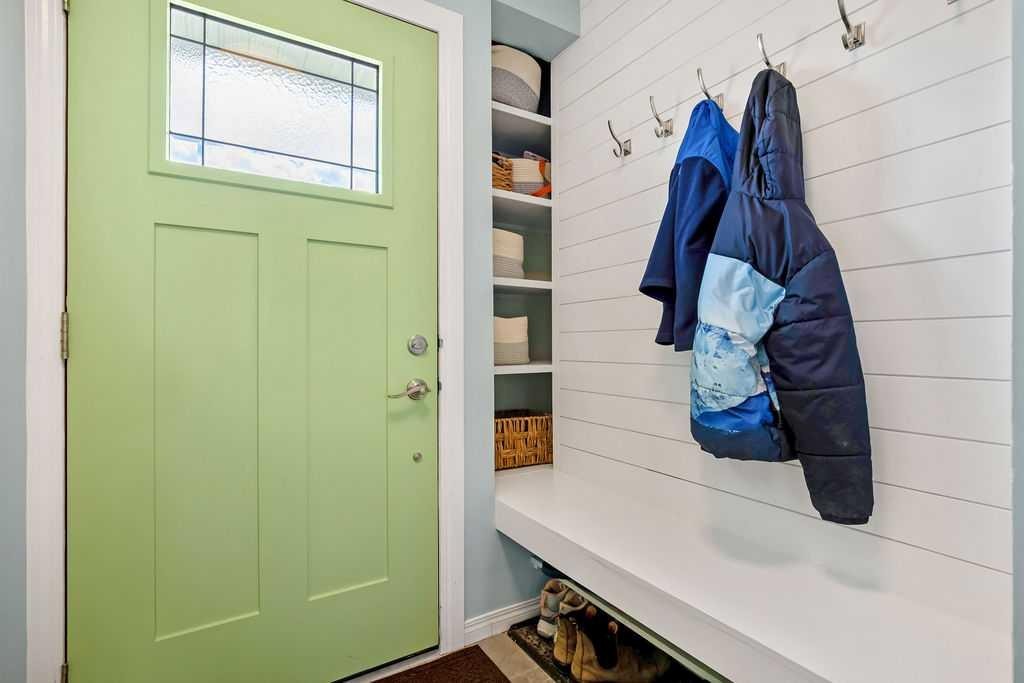 264 Midridge Crescent Se, Calgary, AB - Indoor