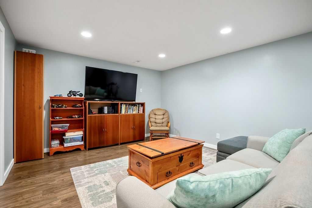 264 Midridge Crescent Se, Calgary, AB - Indoor