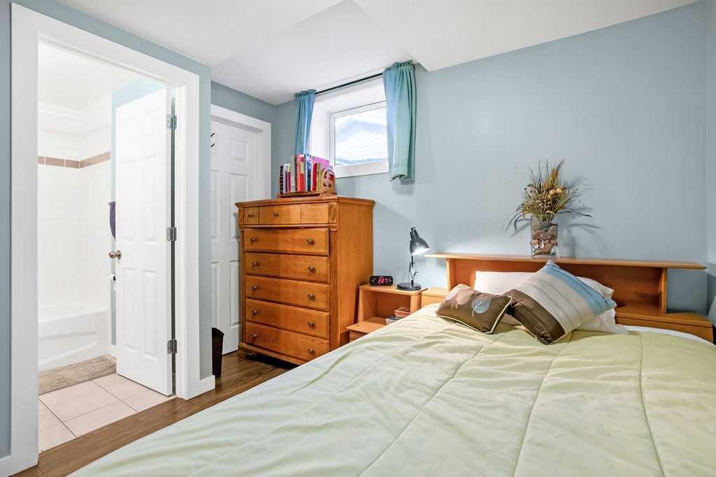264 Midridge Crescent Se, Calgary, AB - Indoor Photo Showing Bedroom