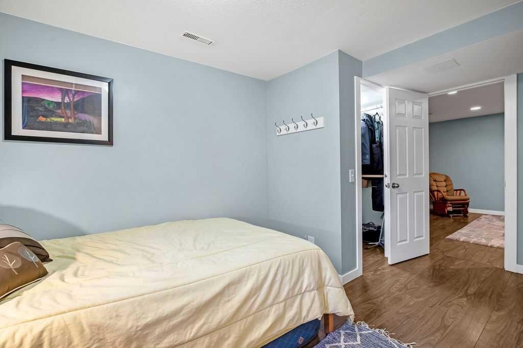 264 Midridge Crescent Se, Calgary, AB - Indoor Photo Showing Bedroom