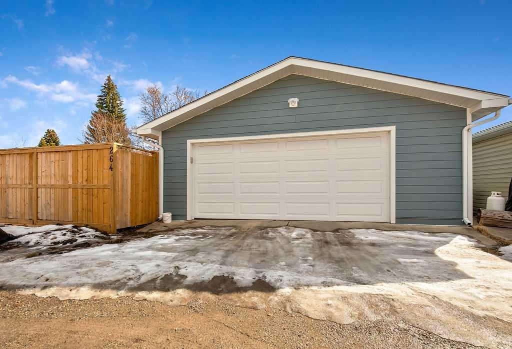 264 Midridge Crescent Se, Calgary, AB - Outdoor With Exterior