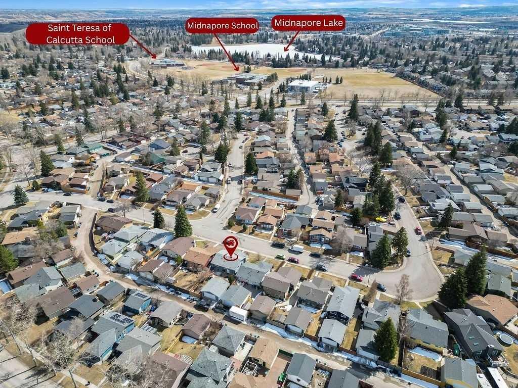 264 Midridge Crescent Se, Calgary, AB - Outdoor With View
