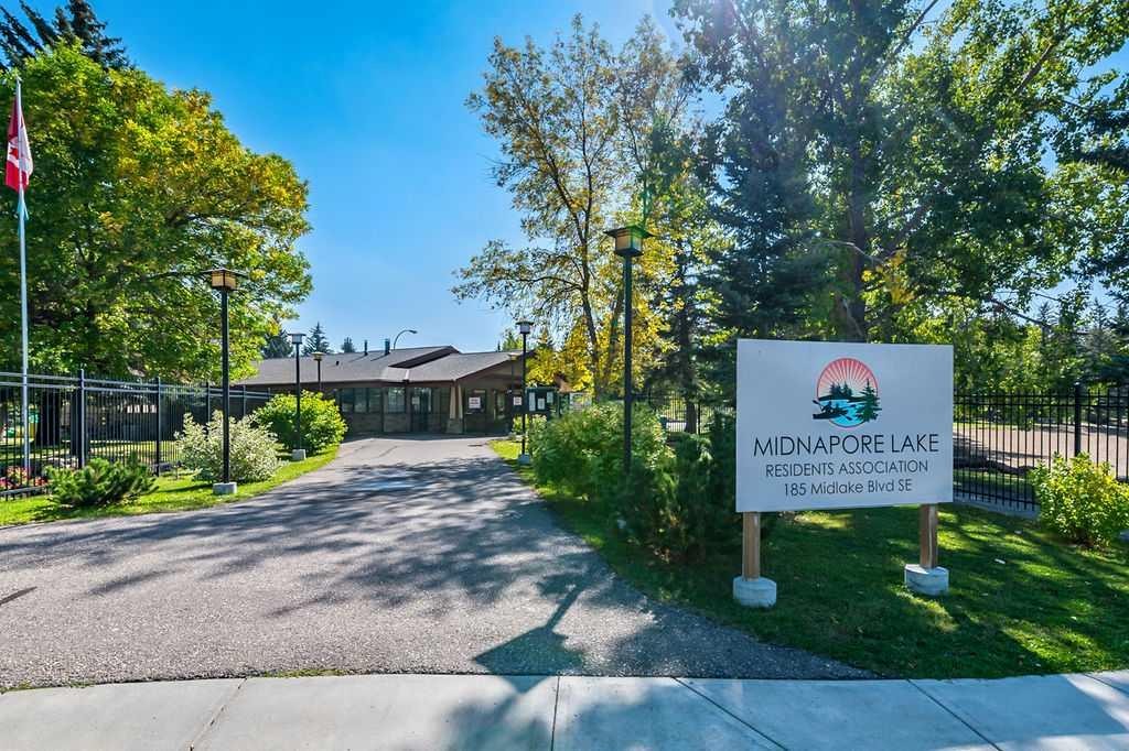 264 Midridge Crescent Se, Calgary, AB - Outdoor