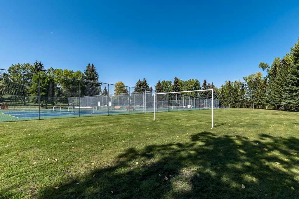 264 Midridge Crescent Se, Calgary, AB - Outdoor