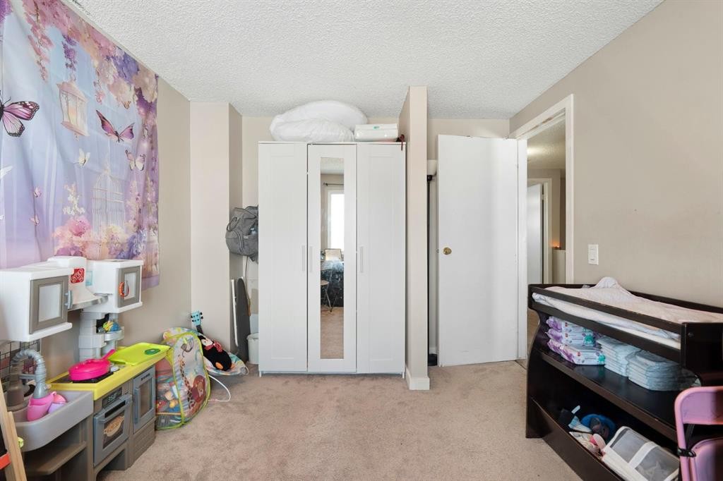 89 Bermuda Lane Nw, Calgary, AB - Indoor