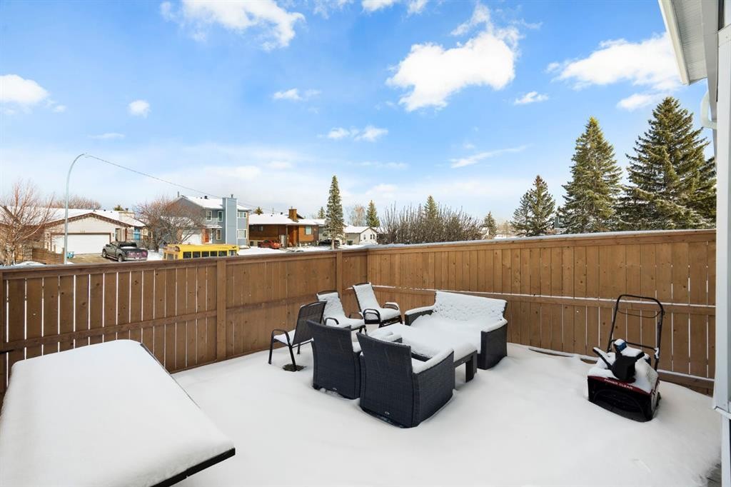 89 Bermuda Lane Nw, Calgary, AB - Outdoor