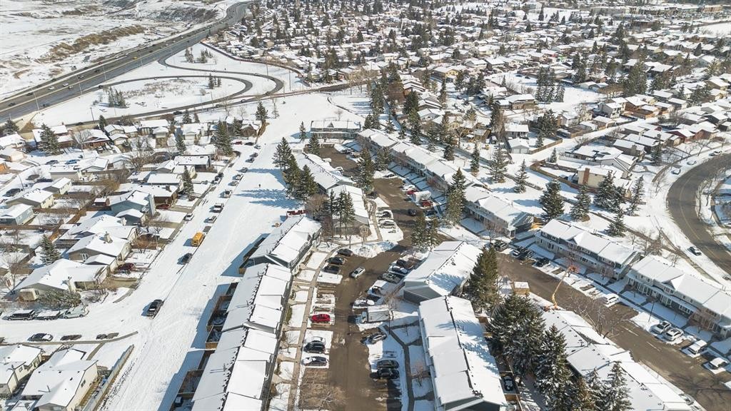 89 Bermuda Lane Nw, Calgary, AB - Outdoor With View