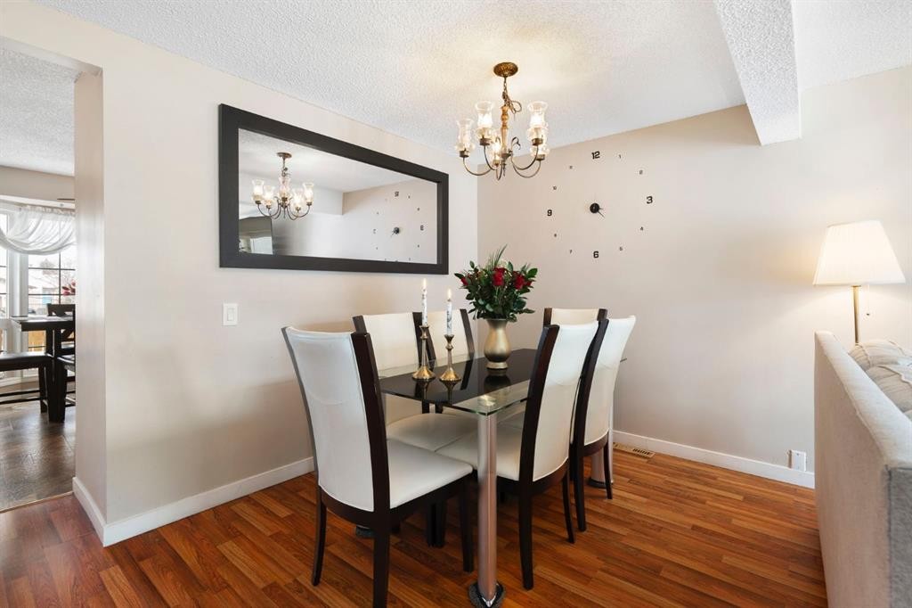 89 Bermuda Lane Nw, Calgary, AB - Indoor Photo Showing Dining Room