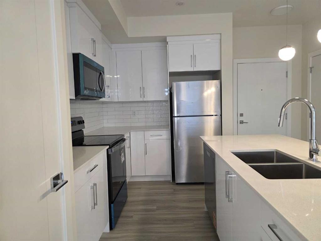 2220-15 Skyview Point Crescent, Calgary, AB - Indoor Photo Showing Kitchen With Double Sink With Upgraded Kitchen