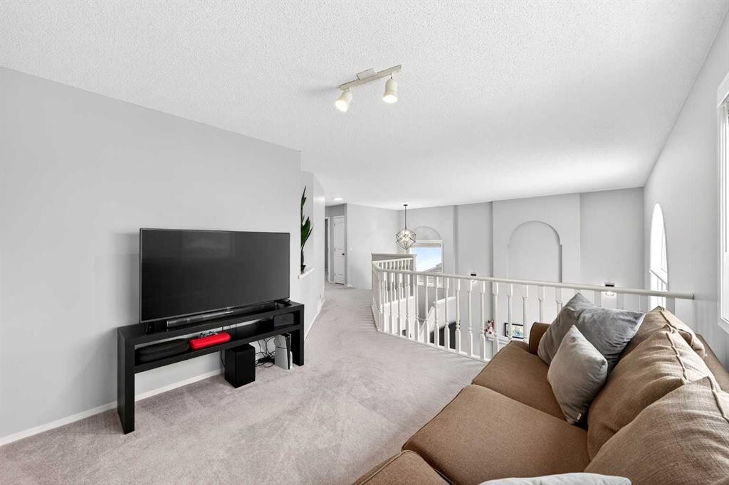 60 Citadel Ridge Close Nw, Calgary, AB - Indoor Photo Showing Living Room