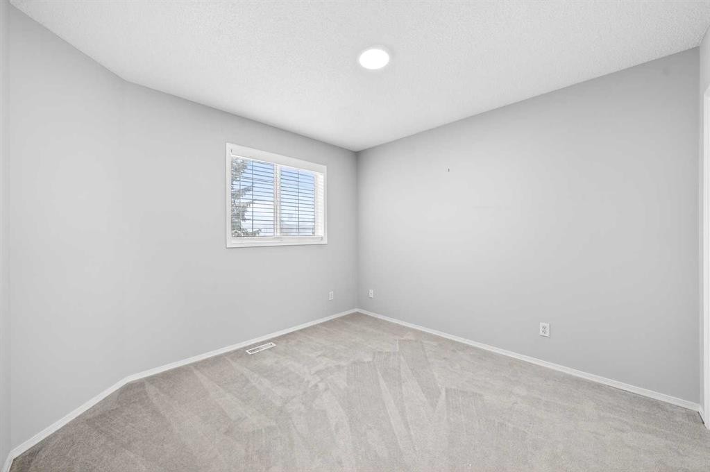 60 Citadel Ridge Close Nw, Calgary, AB - Indoor Photo Showing Other Room