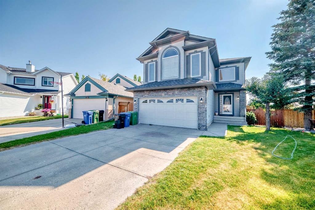 41 Covette Bay Ne, Calgary, AB - Outdoor With Facade