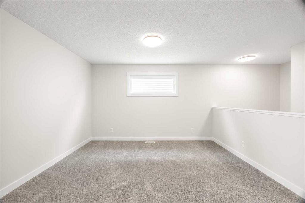 507 Lucas Boulevard Nw, Calgary, AB - Indoor Photo Showing Other Room