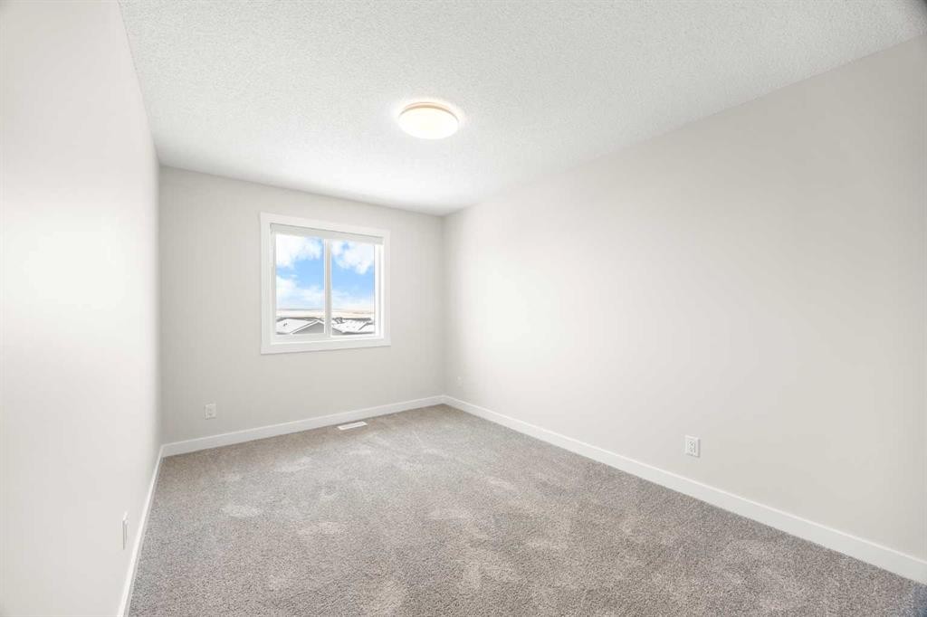 507 Lucas Boulevard Nw, Calgary, AB - Indoor Photo Showing Other Room