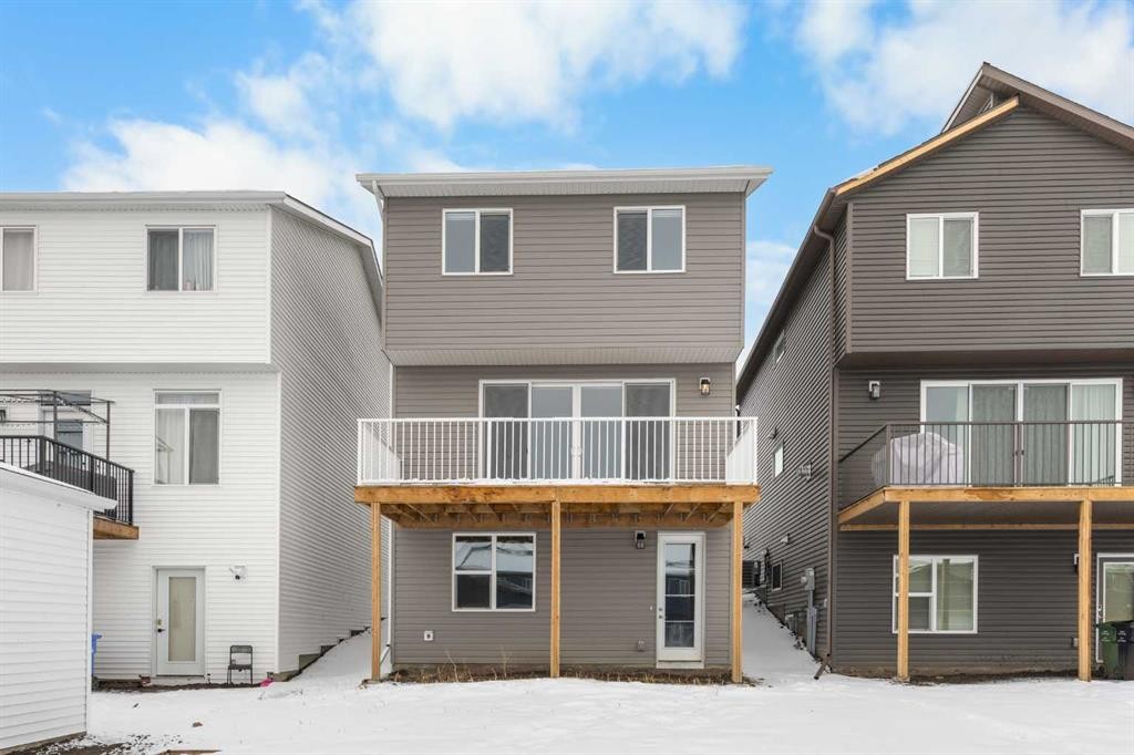 507 Lucas Boulevard Nw, Calgary, AB - Outdoor With Exterior