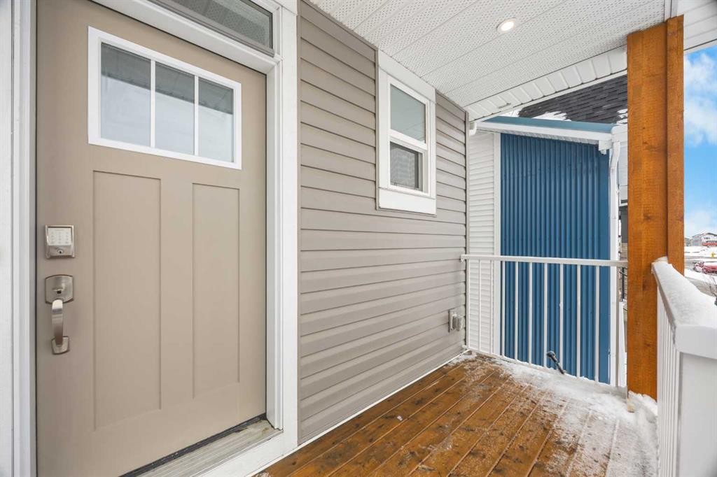 507 Lucas Boulevard Nw, Calgary, AB - Outdoor With Exterior