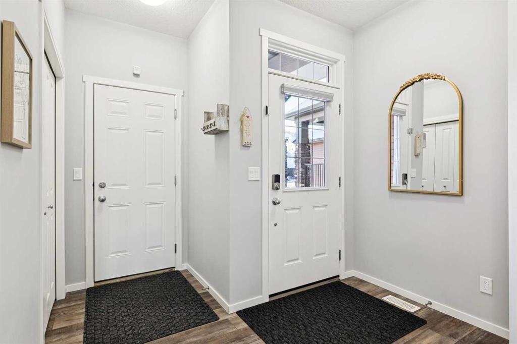 57 Crestridge Bay Sw, Calgary, AB - Indoor Photo Showing Other Room