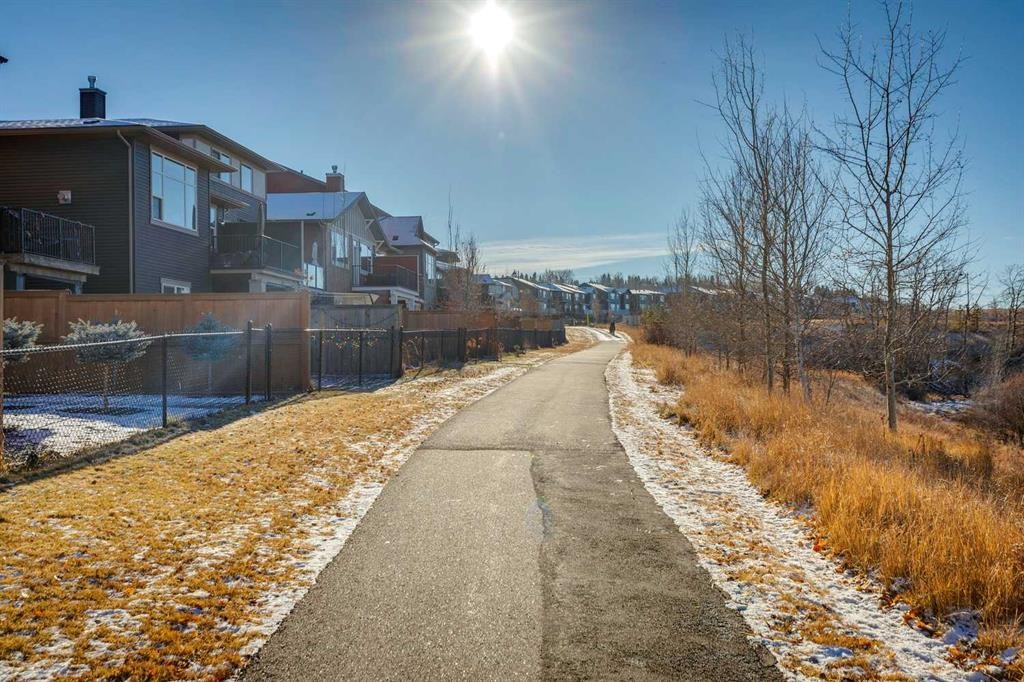 57 Crestridge Bay Sw, Calgary, AB - Outdoor