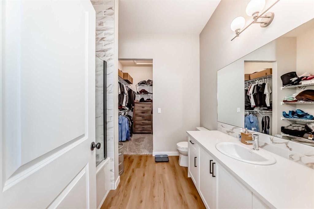 146 Highview Gate Se, Airdrie, AB - Indoor Photo Showing Bathroom