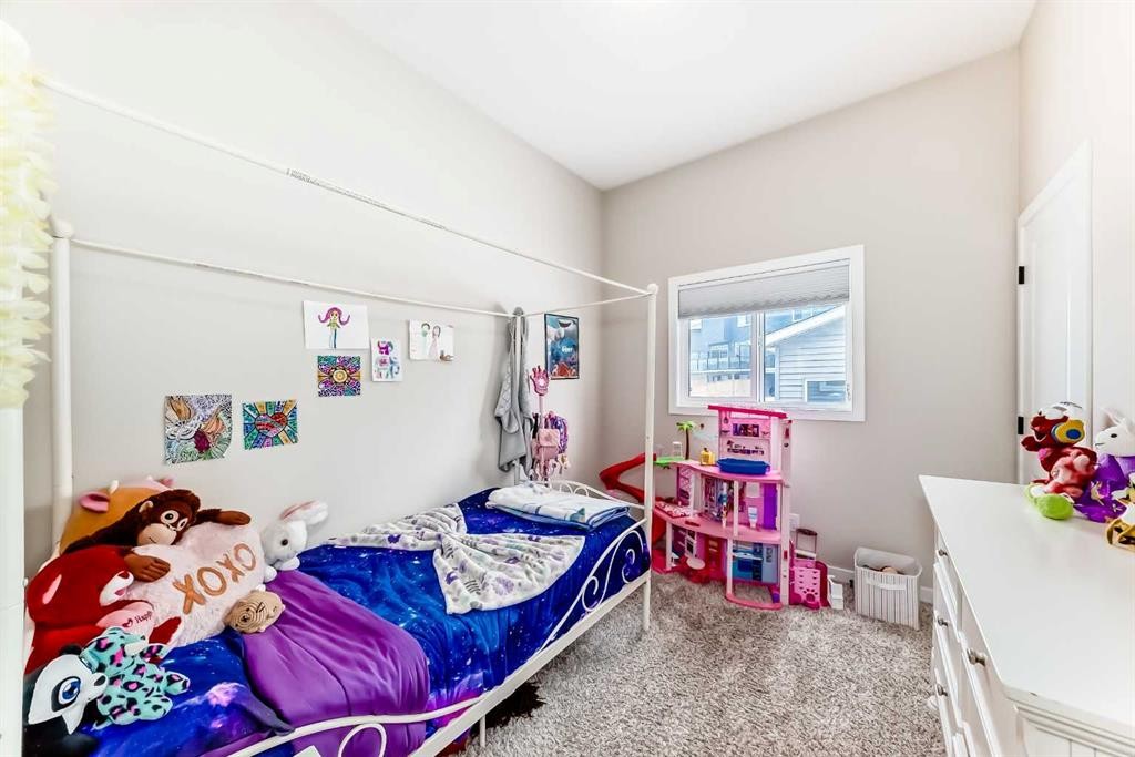 146 Highview Gate Se, Airdrie, AB - Indoor Photo Showing Bedroom