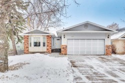 133 6 Avenue SEThree Hills, AB T0M 2A0
