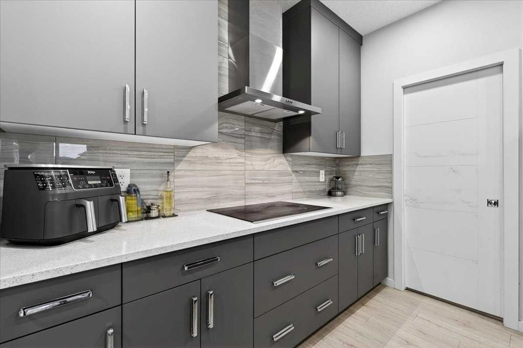 318 Walcrest Way Se, Calgary, AB - Indoor Photo Showing Kitchen With Upgraded Kitchen
