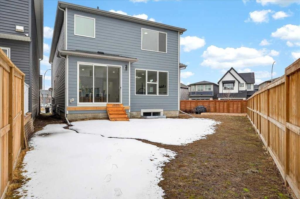 318 Walcrest Way Se, Calgary, AB - Outdoor
