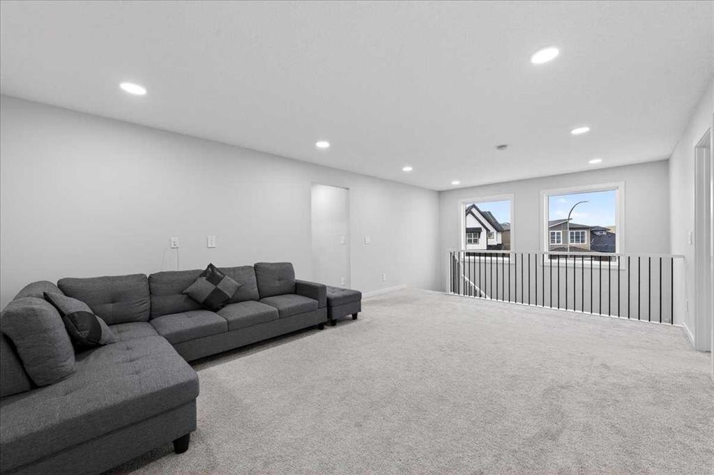 318 Walcrest Way Se, Calgary, AB - Indoor