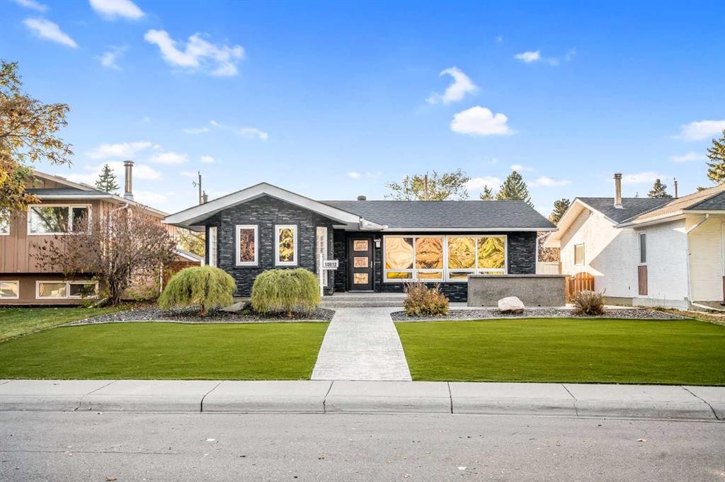 10012 Willowview Road Se, Calgary, AB - Outdoor With Facade