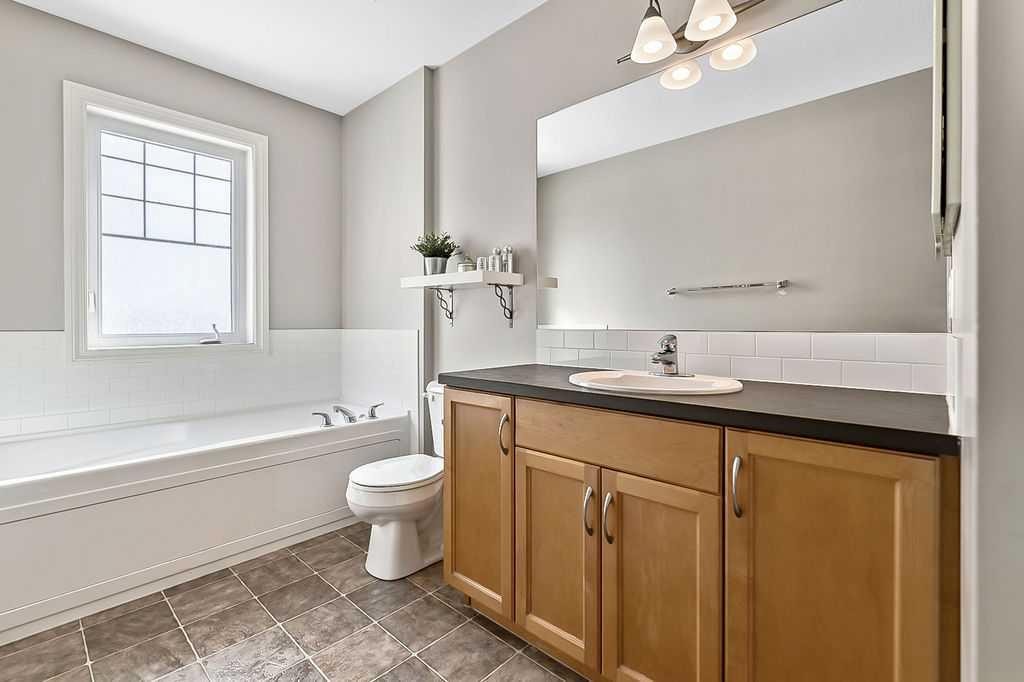 280 Copperstone Gardens Se, Calgary, AB - Indoor Photo Showing Bathroom
