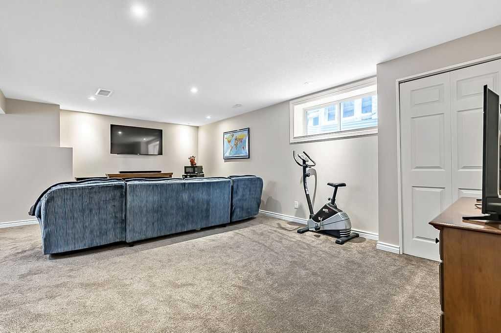 280 Copperstone Gardens Se, Calgary, AB - Indoor