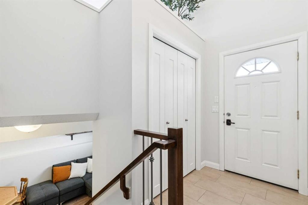 60 Erin Meadow Way Se, Calgary, AB - Indoor Photo Showing Other Room