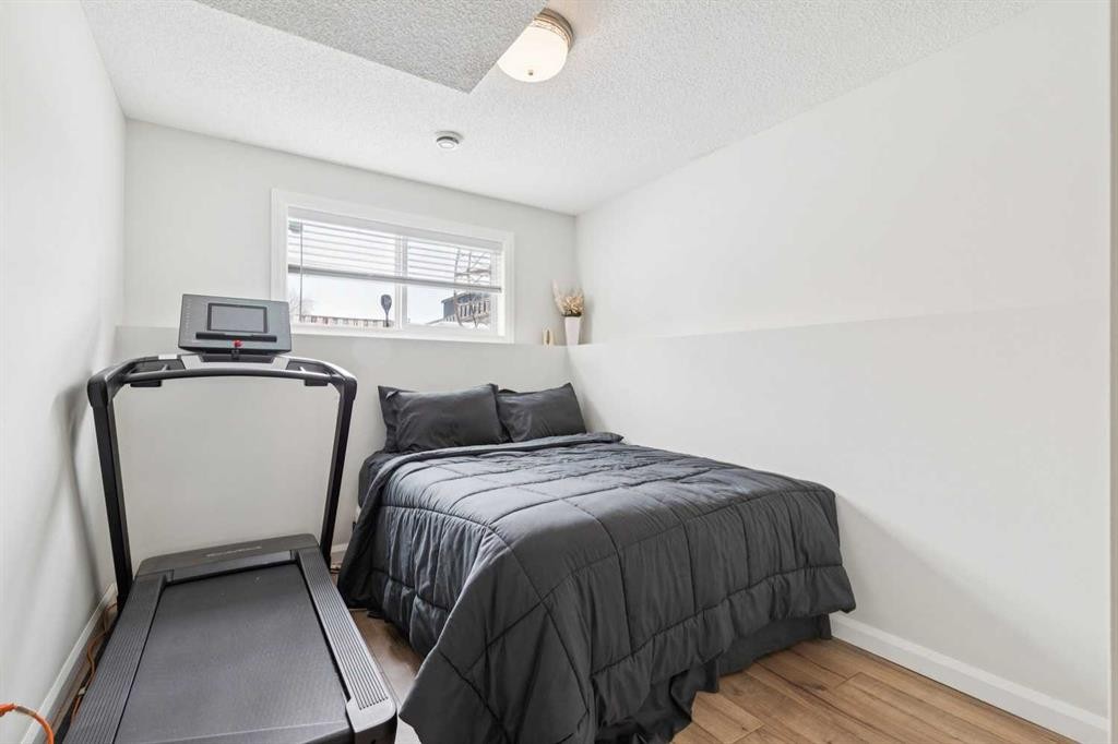 60 Erin Meadow Way Se, Calgary, AB - Indoor Photo Showing Other Room