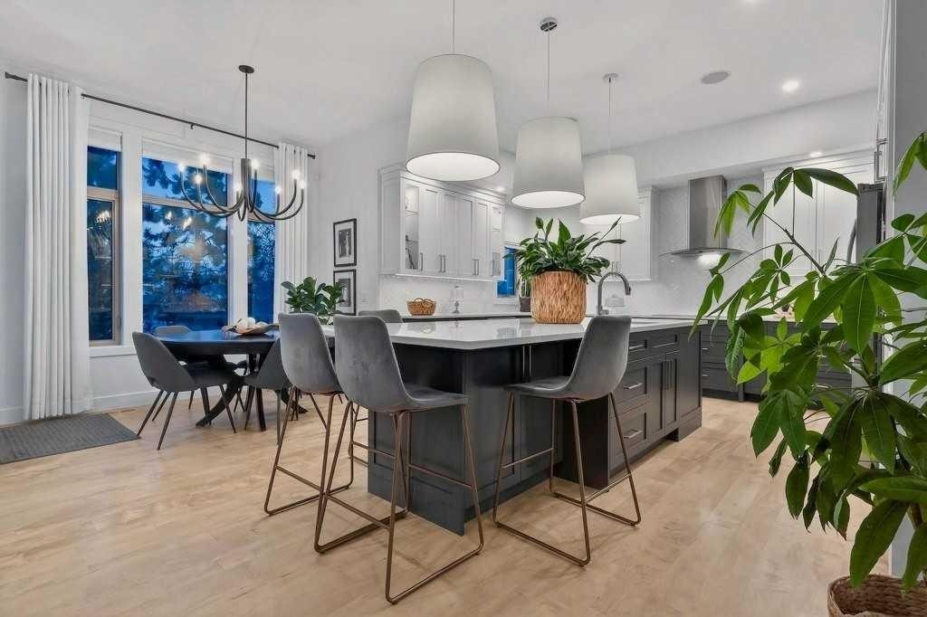 55 Cougar Plateau Circle Sw, Calgary, AB - Indoor Photo Showing Dining Room